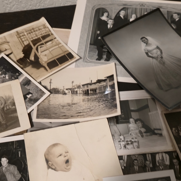 Vintage Black and White Photo Collection - Picture 12 of 16